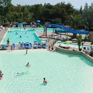 https://camping-village-baia-del-marinaio.it-tuscanyhotel.com